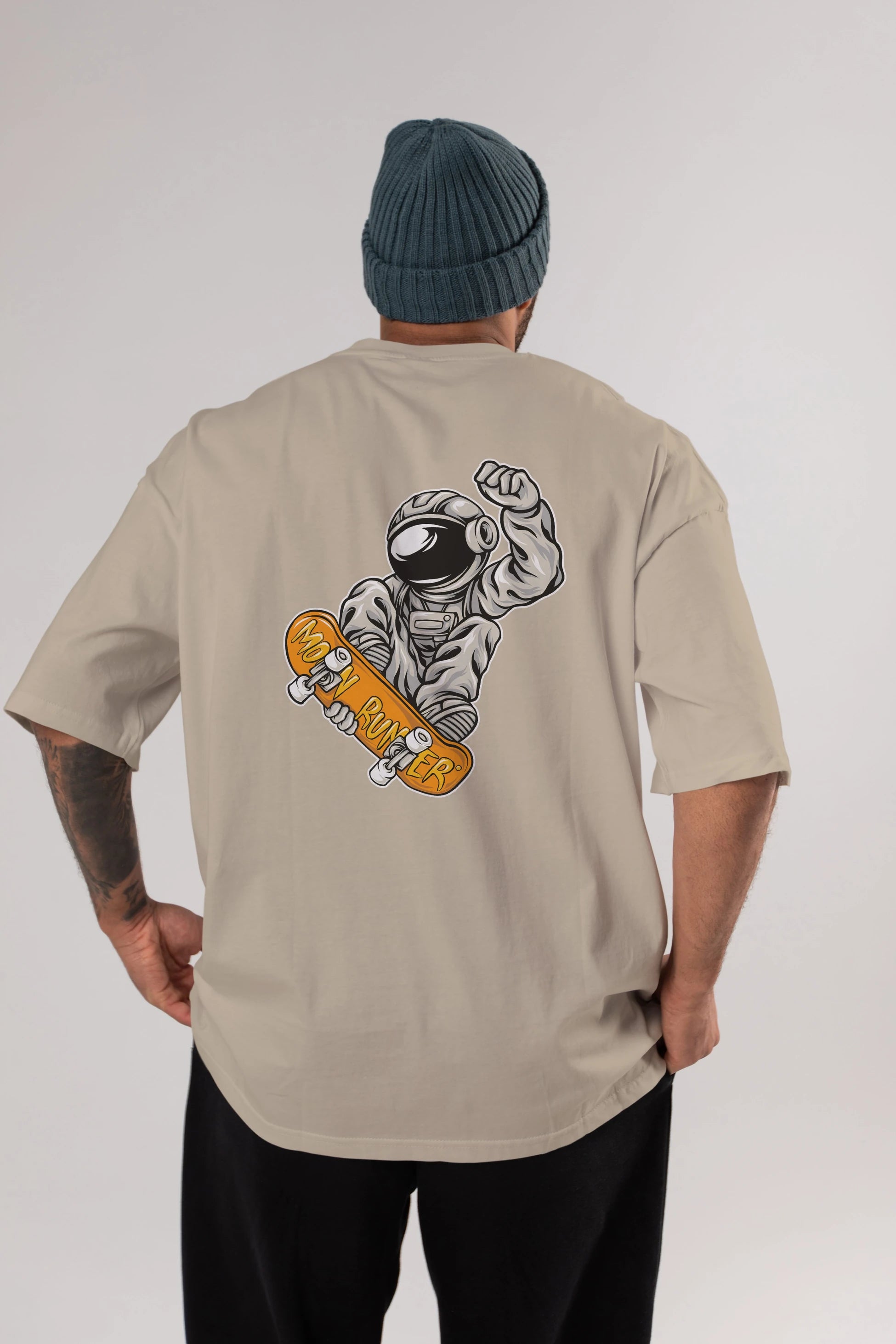 Moon Runner Arka Baskılı Oversize t-shirt Erkek Kadın Unisex