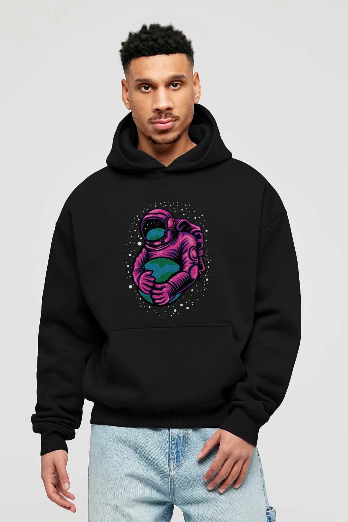 Astronaut Holding Up The Earth Ön Baskılı Hoodie Oversize Kapüşonlu Sweatshirt Erkek Kadın Unisex