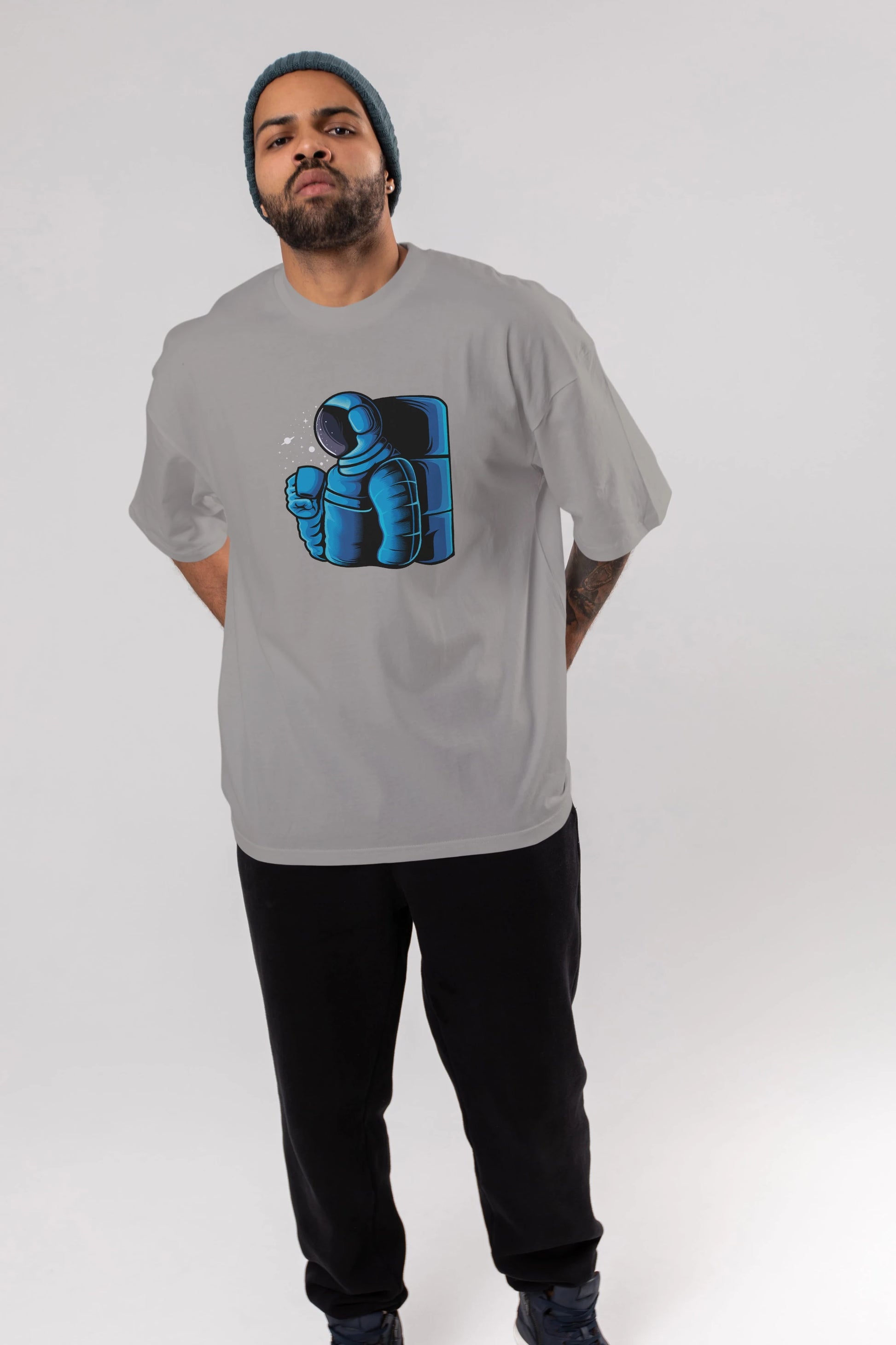 Drinking coffee in space Ön Baskılı Oversize t-shirt Erkek Kadın Unisex