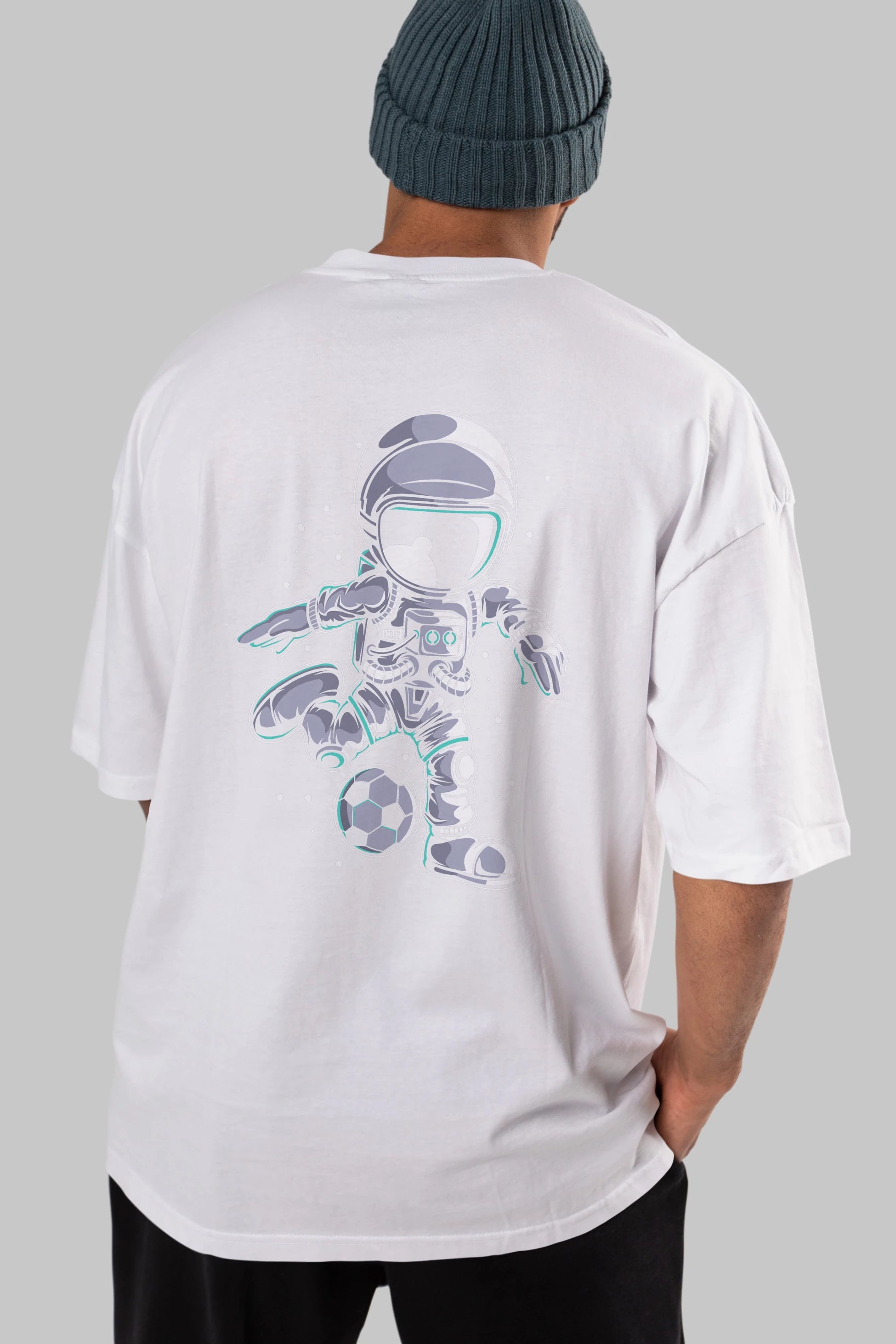 Astronaut Soccer (2) Arka Baskılı Oversize t-shirt Erkek Kadın Unisex