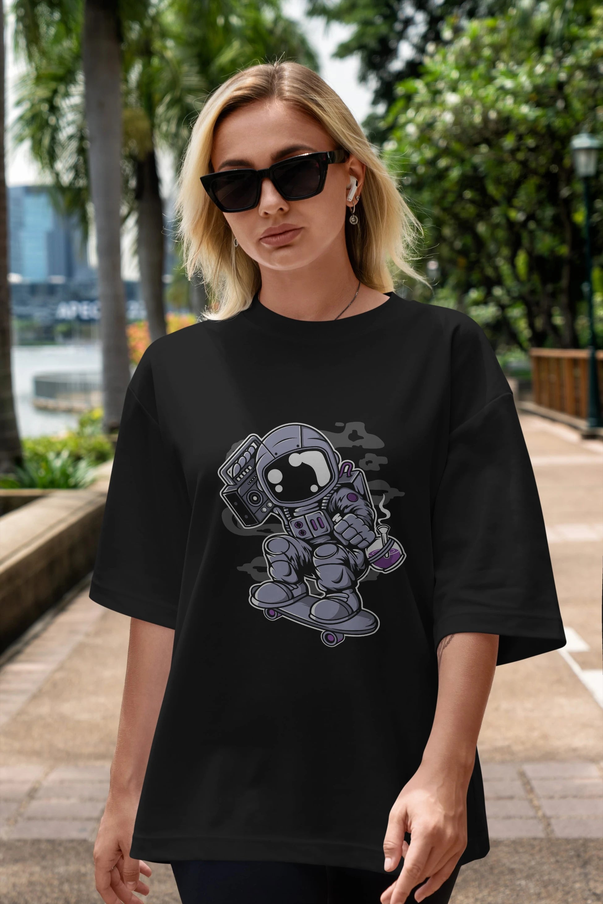 Astroanut Skater Boombox Ön Baskılı Oversize t-shirt Erkek Kadın Unisex