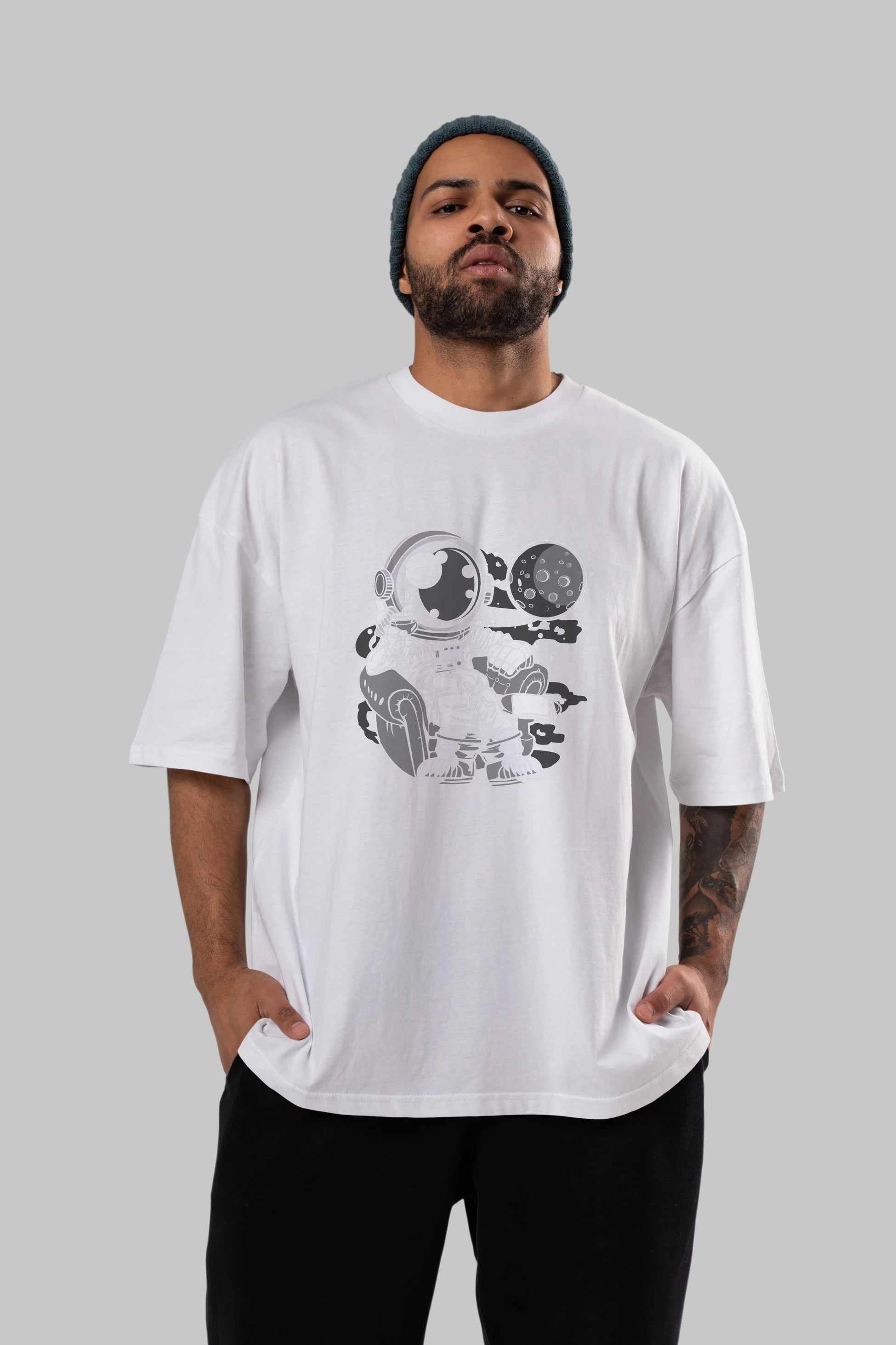 Astronaut Drinking And Relax Ön Baskılı Oversize t-shirt Erkek Kadın Unisex