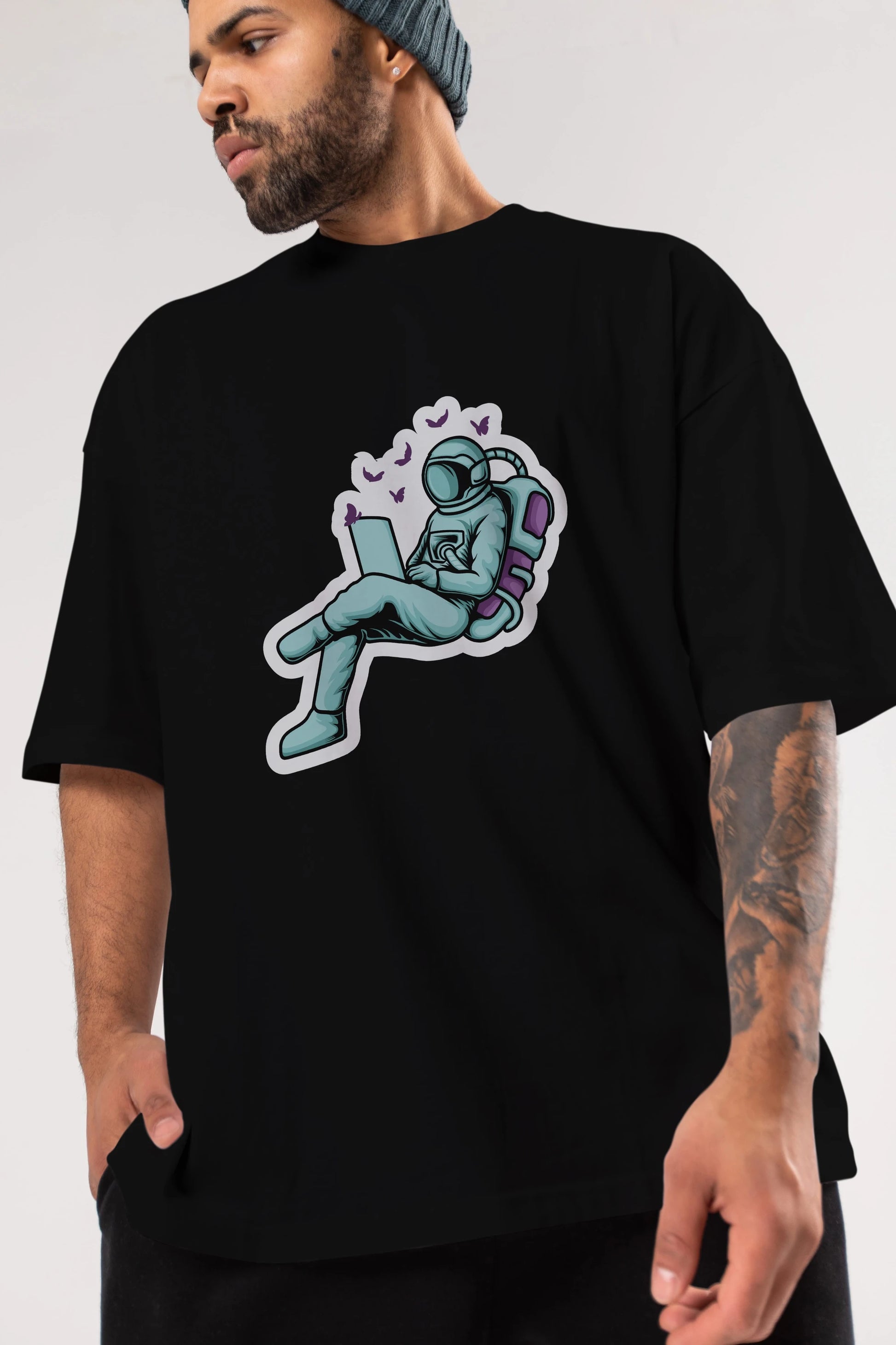 Work with Butterflies in Space Sticker Ön Baskılı Oversize t-shirt Erkek Kadın Unisex