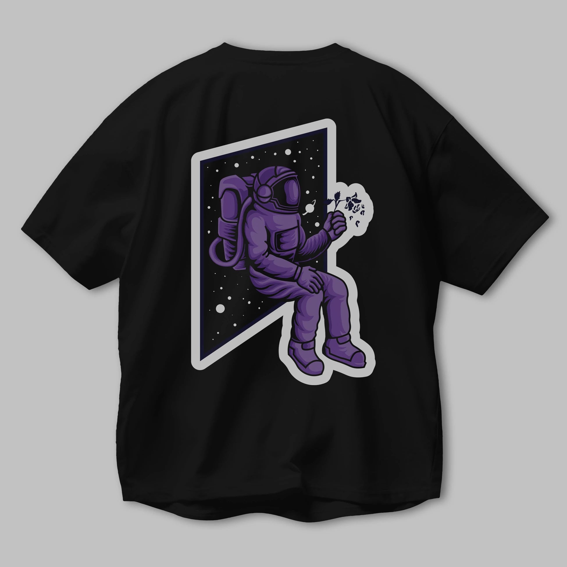 Astronaut holding black rose sticker Arka Baskılı Oversize t-shirt Erkek Kadın Unisex