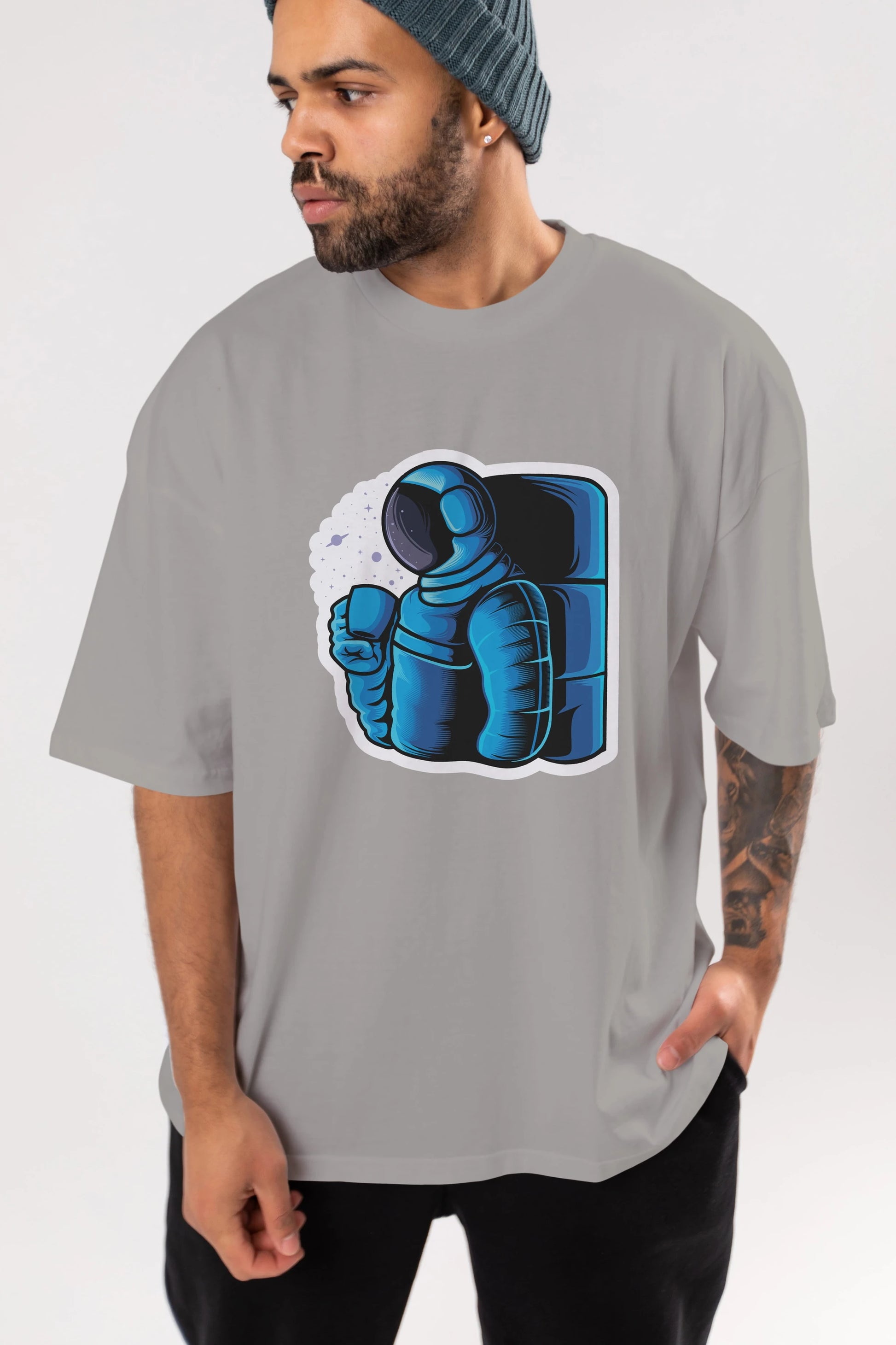 Drinking coffee in space sticker Ön Baskılı Oversize t-shirt Erkek Kadın Unisex