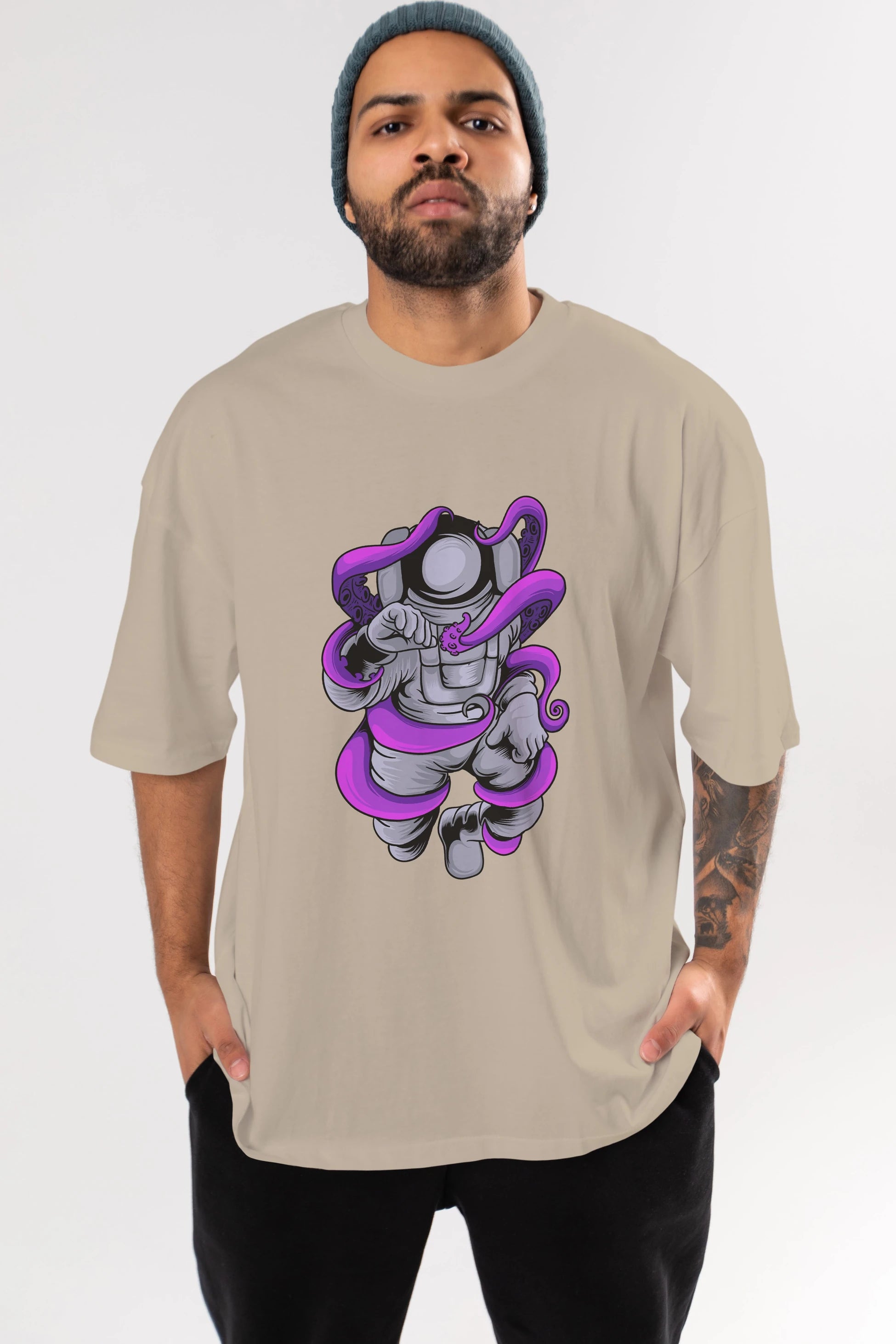Astronaut fighting octopus Ön Baskılı Oversize t-shirt Erkek Kadın Unisex